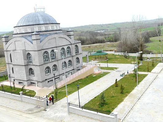 SAKARYA ADAPAZARI 384(+18 İLAVE) ADET KONUT, 2 ADET SOSYAL TESİS, 1’ER ADET 24 DERSLİKLİ İLKÖĞRETİM OKULU, CAMİ, TİCARET MERKEZİ İLE ALTYAPI VE ÇEVRE DÜZENLEMESİ İNŞAATI İŞİ