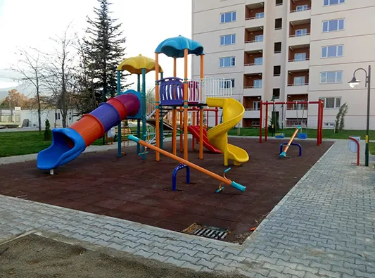 ISPARTA İLİ MERKEZ İLÇESİ GARNİZON LOJMANLARI BÖLGESİ 156 ADET KONUT, 1’ER ADET KOMUTAN KONUTU, ISI MERKEZİ BİNASI, NİZAMİYE BİNASI, ÇEVRE EMNİYET DUVARI VE GENERAL İHSAN ALPER KIŞLASI 178 ADET KONUT, 3’ER ADET AMFİ BİNASI, SUNDURMA, 1’ER ADET SOSYAL