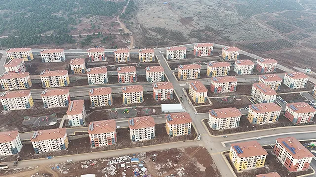 HATAY İLİ HASSA İLÇESİ AŞAĞIKARAFAKILI MAHALLESİ 1.ETAP 1007 ADET KONUT (+9 KD) İNŞAATI İLE ALTYAPI VE ÇEVRE DÜZENLEMESİ İŞİ