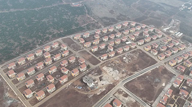 HATAY İLİ HASSA İLÇESİ AŞAĞIKARAFAKILI MAHALLESİ 2.ETAP 765 ADET KONUT (+6 KD) İNŞAATI İLE ALTYAPI VE ÇEVRE DÜZENLEMESİ İŞİ