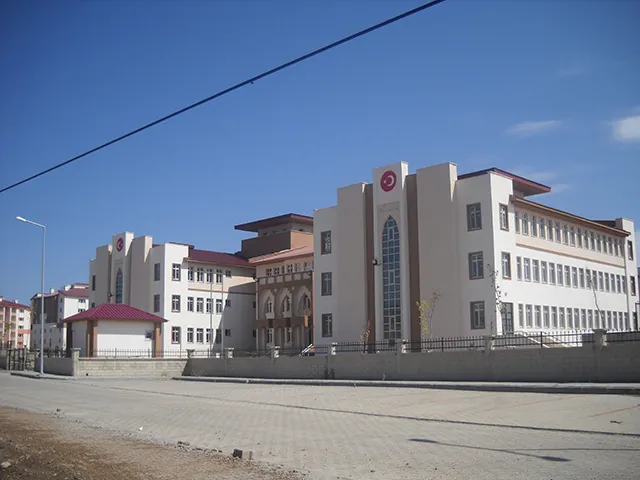 BİNGÖL MERKEZ GÜVEÇLİ KÖYÜ 388 KONUT, 1 ADET 16 DERSLİKLİ İLKÖĞRETİM OKULU, 1 ADET TİCARET MERKEZİ, 1 ADET CAMİ İLE ADAİÇİ GENEL ALTYAPI VE ÇEVRE DÜZENLEMESİ İNŞAATI İŞLERİ