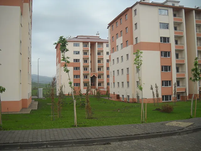 BİNGÖL MERKEZ GÜVEÇLİ KÖYÜ 388 KONUT, 1 ADET 16 DERSLİKLİ İLKÖĞRETİM OKULU, 1 ADET TİCARET MERKEZİ, 1 ADET CAMİ İLE ADAİÇİ GENEL ALTYAPI VE ÇEVRE DÜZENLEMESİ İNŞAATI İŞLERİ