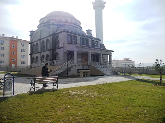 SAKARYA ADAPAZARI 384(+18 İLAVE) ADET KONUT, 2 ADET SOSYAL TESİS, 1’ER ADET 24 DERSLİKLİ İLKÖĞRETİM OKULU, CAMİ, TİCARET MERKEZİ İLE ALTYAPI VE ÇEVRE DÜZENLEMESİ İNŞAATI İŞİ