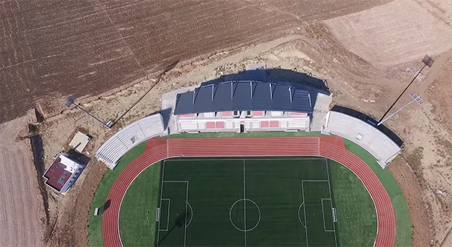 NAMIK KEMAL ÜNİVERSİTESİ 4000 SEYİRCİLİ TRİBÜN, SENTETİK ATLETİZM PİSTİ, FUTBOL SAHASI