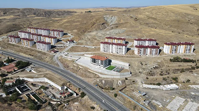 YOZGAT İLİ MERKEZ İLÇESİ MUTAFOĞLU 2 MINTIKA MAHALLESİ 643 ADET KONUT, 1 ADET TİCARET MERKEZİ VE 1 ADET CAMİ İNŞAATLARI İLE ALTYAPI VE ÇEVRE DÜZENLEMESİ İŞİ