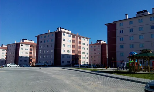 İSTANBUL İLİ BAKIRKÖY İLÇESİ 381 ADET KONUT, 1’ER ADET SOSYAL TESİS, ISI MERKEZİ, NİZAMİYE KULÜBESİ VE SPOR ALANLARININ İNŞAATLARI İLE ALTYAPI VE ÇEVRE DÜZENLEMESİ İŞLERİ