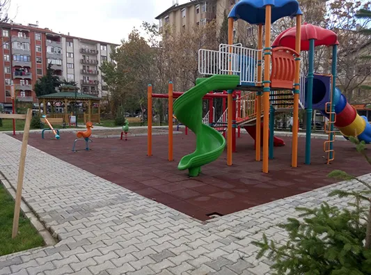 ISPARTA İLİ MERKEZ İLÇESİ GARNİZON LOJMANLARI BÖLGESİ 156 ADET KONUT, 1’ER ADET KOMUTAN KONUTU, ISI MERKEZİ BİNASI, NİZAMİYE BİNASI, ÇEVRE EMNİYET DUVARI VE GENERAL İHSAN ALPER KIŞLASI 178 ADET KONUT, 3’ER ADET AMFİ BİNASI, SUNDURMA, 1’ER ADET SOSYAL