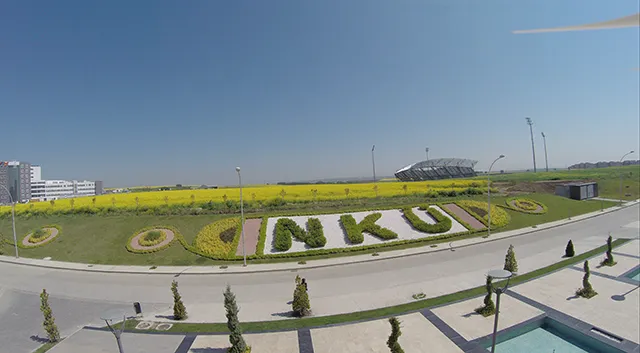 NAMIK KEMAL ÜNİVERSİTESİ 4000 SEYİRCİLİ TRİBÜN, SENTETİK ATLETİZM PİSTİ, FUTBOL SAHASI