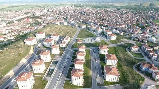 AFYONKARAHİSAR İLİ MERKEZ İLÇESİ ZAFER MAHALLESİ, 1073 ADET KONUT, 2 ADET CAMİ VE 3 ADET TİCARET MERKEZİ İNŞAATLARI İLE ALTYAPI VE ÇEVRE DÜZENLEMESİ İŞİ