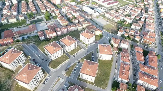 AFYONKARAHİSAR İLİ MERKEZ İLÇESİ ZAFER MAHALLESİ, 1073 ADET KONUT, 2 ADET CAMİ VE 3 ADET TİCARET MERKEZİ İNŞAATLARI İLE ALTYAPI VE ÇEVRE DÜZENLEMESİ İŞİ