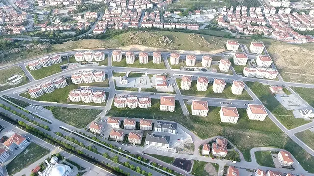 AFYONKARAHİSAR İLİ MERKEZ İLÇESİ ZAFER MAHALLESİ, 1073 ADET KONUT, 2 ADET CAMİ VE 3 ADET TİCARET MERKEZİ İNŞAATLARI İLE ALTYAPI VE ÇEVRE DÜZENLEMESİ İŞİ