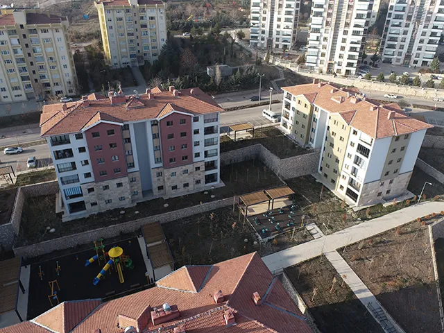 ELAZIĞ İLİ MERKEZ İLÇESİ ABDULLAHPAŞA MAH. 3 ETAP 617 ADET KONUT, 72 ADET DÜKKAN, 1 ADET FIRIN VE 1 ADET KARAKOL İNŞAATLARI İLE ALTYAPI VE ÇEVRE DÜZENLEMESİ İŞİ