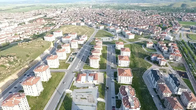 AFYONKARAHİSAR İLİ MERKEZ İLÇESİ ZAFER MAHALLESİ, 1073 ADET KONUT, 2 ADET CAMİ VE 3 ADET TİCARET MERKEZİ İNŞAATLARI İLE ALTYAPI VE ÇEVRE DÜZENLEMESİ İŞİ