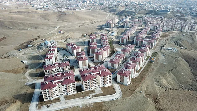 HAKKARİ İLİ YÜKSEKOVA İLÇESİ 4.BÖLGE 468 ADET KONUT VE 20 ADET DÜKKAN İNŞAATLARI İLE ALTYAPI VE ÇEVRE DÜZENLEMESİ İŞİ