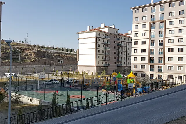 NİĞDE İLİ MERKEZ EFENDİBEY MAHALLESİ KENTSEL DÖNÜŞÜM VE GELİŞİM PROJESİ 3.ETAP 1.BÖLGE 944 ADET KONUT, 80 ADET DÜKKAN, 1 ADET 24 DERSLİKLİ İLKÖĞRETİM OKULU İNŞAATLARI İLE ALTYAPI VE ÇEVRE DÜZENLEMESİ İŞİ