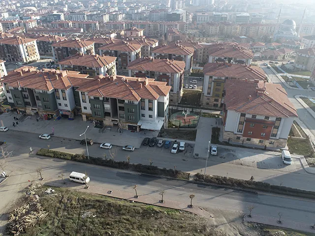 ELAZIĞ İLİ MERKEZ İLÇESİ ABDULLAHPAŞA MAH. 3 ETAP 617 ADET KONUT, 72 ADET DÜKKAN, 1 ADET FIRIN VE 1 ADET KARAKOL İNŞAATLARI İLE ALTYAPI VE ÇEVRE DÜZENLEMESİ İŞİ