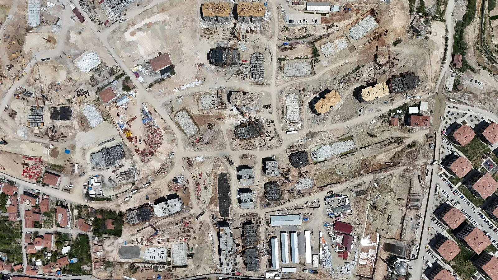 MALATYA İLİ MERKEZ BATTALGAZİ İLÇESİ HİDAYET MAHALLESİ 29. BÖLGE 4. ETAP 1015 ADET KONUT, 40 ADET DÜKKAN VE 1 ADET FIRIN İNŞAATLARI İLE ALTYAPI VE ÇEVRE DÜZENLEMESİ İŞİ