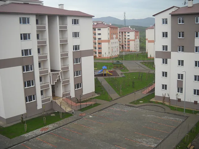 BİNGÖL MERKEZ GÜVEÇLİ KÖYÜ 388 KONUT, 1 ADET 16 DERSLİKLİ İLKÖĞRETİM OKULU, 1 ADET TİCARET MERKEZİ, 1 ADET CAMİ İLE ADAİÇİ GENEL ALTYAPI VE ÇEVRE DÜZENLEMESİ İNŞAATI İŞLERİ