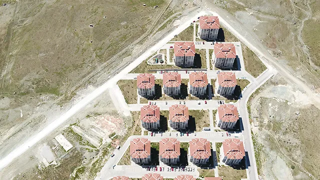 KÜTAHYA İLİ İNKÖY İLÇESİ 627 ADET KONUT, 1 ADET TİCARET MERKEZİ, 1 ADET CAMİ İNŞAATLARI İLE ALTYAPI VE ÇEVRE DÜZENLEMESİ İNŞAATI İŞİ