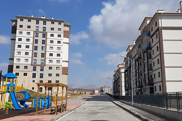 NİĞDE İLİ MERKEZ EFENDİBEY MAHALLESİ KENTSEL DÖNÜŞÜM VE GELİŞİM PROJESİ 3.ETAP 1.BÖLGE 944 ADET KONUT, 80 ADET DÜKKAN, 1 ADET 24 DERSLİKLİ İLKÖĞRETİM OKULU İNŞAATLARI İLE ALTYAPI VE ÇEVRE DÜZENLEMESİ İŞİ