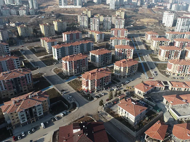 ELAZIĞ İLİ MERKEZ İLÇESİ ABDULLAHPAŞA MAH. 3 ETAP 617 ADET KONUT, 72 ADET DÜKKAN, 1 ADET FIRIN VE 1 ADET KARAKOL İNŞAATLARI İLE ALTYAPI VE ÇEVRE DÜZENLEMESİ İŞİ