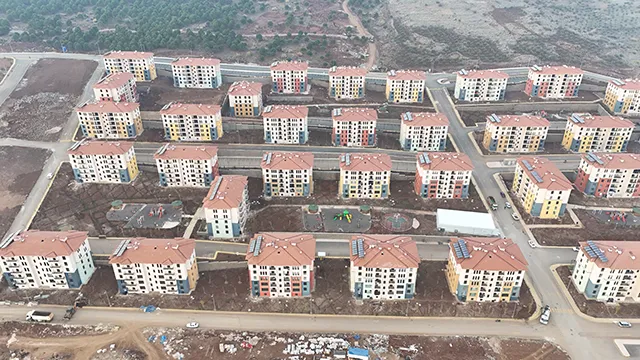 HATAY İLİ HASSA İLÇESİ AŞAĞIKARAFAKILI MAHALLESİ 1.ETAP 1007 ADET KONUT (+9 KD) İNŞAATI İLE ALTYAPI VE ÇEVRE DÜZENLEMESİ İŞİ