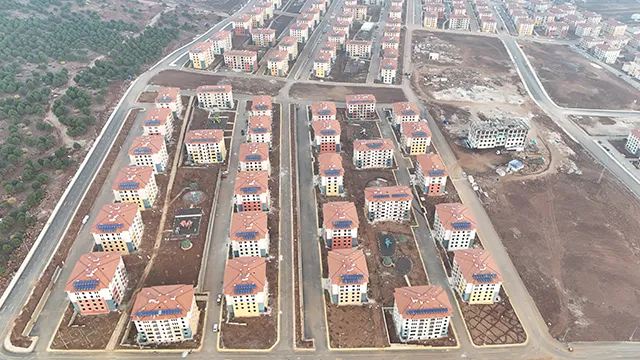 HATAY İLİ HASSA İLÇESİ AŞAĞIKARAFAKILI MAHALLESİ 2.ETAP 765 ADET KONUT (+6 KD) İNŞAATI İLE ALTYAPI VE ÇEVRE DÜZENLEMESİ İŞİ