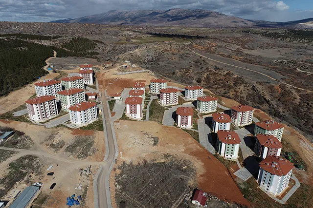 DENİZLİ İLİ ÇİVRİL İLÇESİ 2.ETAP 448 KONUT, 2 ADET TİCARET MERKEZİ, 1 ADET CAMİ VE 1 ADET 16 DERSLİKLİ İLKÖĞRETİM OKULU İNŞAATI İLE ALTYAPI VE ÇEVRE DÜZENLEMESİ İKMAL İŞİ