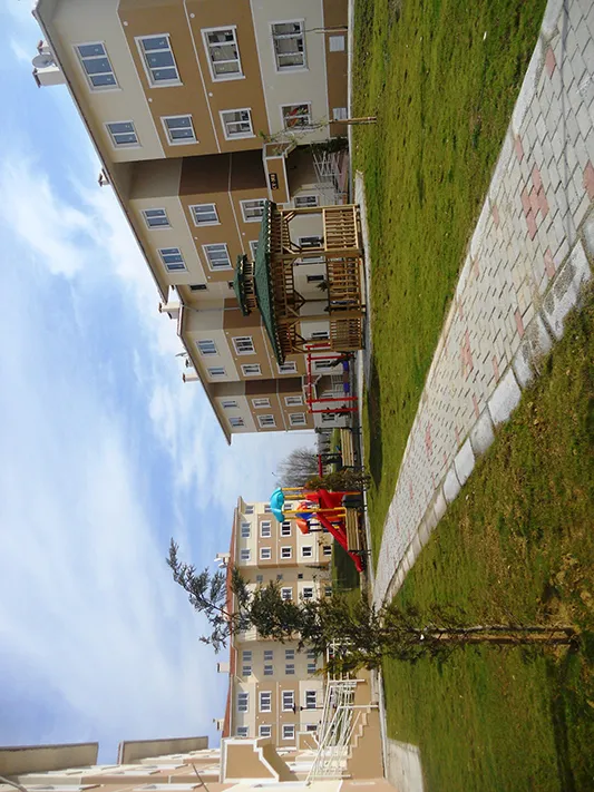 SAKARYA ADAPAZARI 384(+18 İLAVE) ADET KONUT, 2 ADET SOSYAL TESİS, 1’ER ADET 24 DERSLİKLİ İLKÖĞRETİM OKULU, CAMİ, TİCARET MERKEZİ İLE ALTYAPI VE ÇEVRE DÜZENLEMESİ İNŞAATI İŞİ