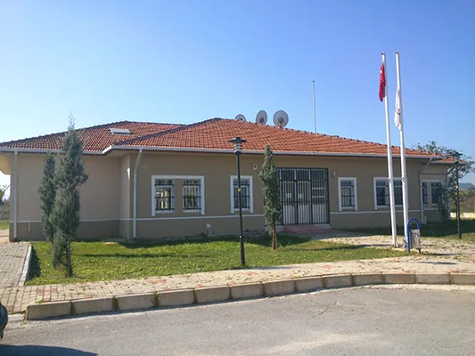 SAKARYA ADAPAZARI 384(+18 İLAVE) ADET KONUT, 2 ADET SOSYAL TESİS, 1’ER ADET 24 DERSLİKLİ İLKÖĞRETİM OKULU, CAMİ, TİCARET MERKEZİ İLE ALTYAPI VE ÇEVRE DÜZENLEMESİ İNŞAATI İŞİ