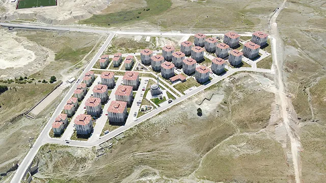 KÜTAHYA İLİ İNKÖY İLÇESİ 627 ADET KONUT, 1 ADET TİCARET MERKEZİ, 1 ADET CAMİ İNŞAATLARI İLE ALTYAPI VE ÇEVRE DÜZENLEMESİ İNŞAATI İŞİ