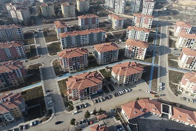 ELAZIĞ İLİ MERKEZ İLÇESİ ABDULLAHPAŞA MAH. 3 ETAP 617 ADET KONUT, 72 ADET DÜKKAN, 1 ADET FIRIN VE 1 ADET KARAKOL İNŞAATLARI İLE ALTYAPI VE ÇEVRE DÜZENLEMESİ İŞİ