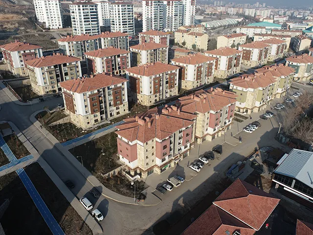 ELAZIĞ İLİ MERKEZ İLÇESİ ABDULLAHPAŞA MAH. 3 ETAP 617 ADET KONUT, 72 ADET DÜKKAN, 1 ADET FIRIN VE 1 ADET KARAKOL İNŞAATLARI İLE ALTYAPI VE ÇEVRE DÜZENLEMESİ İŞİ