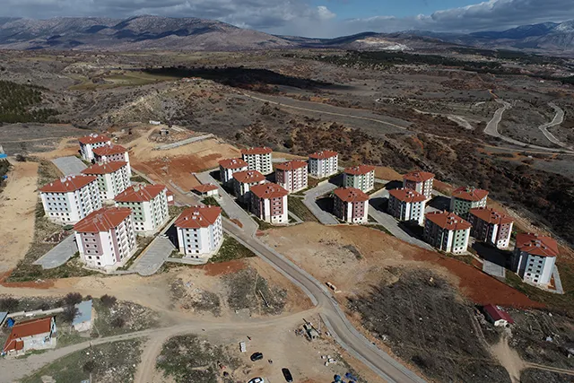 DENİZLİ İLİ ÇİVRİL İLÇESİ 2.ETAP 448 KONUT, 2 ADET TİCARET MERKEZİ, 1 ADET CAMİ VE 1 ADET 16 DERSLİKLİ İLKÖĞRETİM OKULU İNŞAATI İLE ALTYAPI VE ÇEVRE DÜZENLEMESİ İKMAL İŞİ