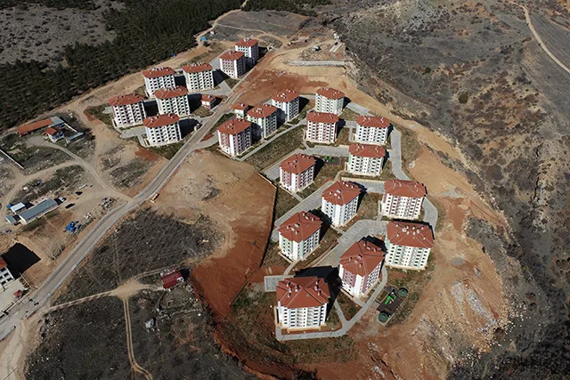 DENİZLİ İLİ ÇİVRİL İLÇESİ 2.ETAP 448 KONUT, 2 ADET TİCARET MERKEZİ, 1 ADET CAMİ VE 1 ADET 16 DERSLİKLİ İLKÖĞRETİM OKULU İNŞAATI İLE ALTYAPI VE ÇEVRE DÜZENLEMESİ İKMAL İŞİ